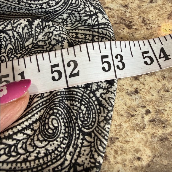 Chic Gray Patterned Midi Dress - Picture 6 of 8